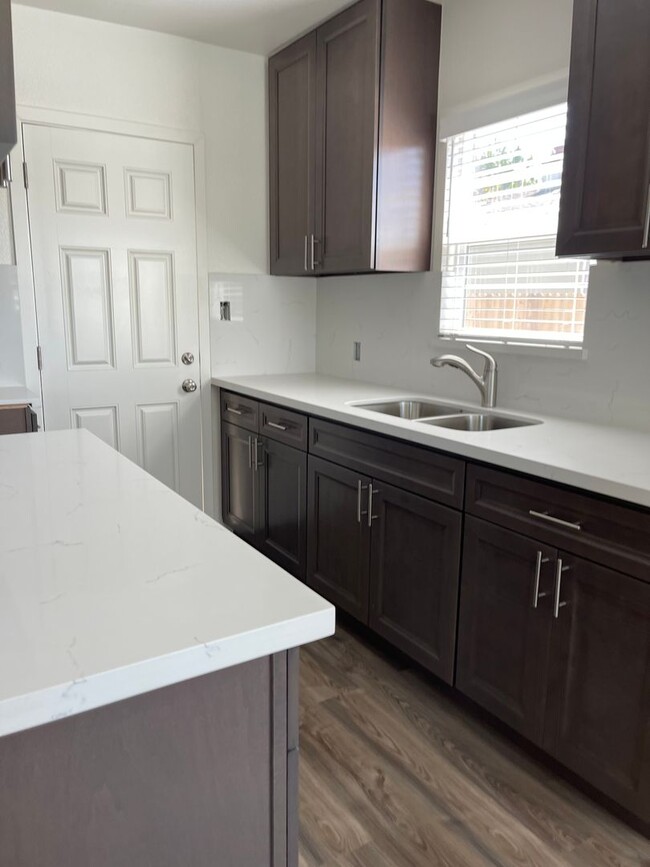 Building Photo - ONE BEDROOM REMODEL UNITS