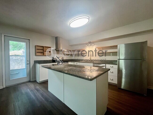 Foto del edificio - 1612 Knickerbocker Ave