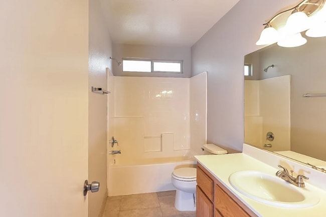 Foto del edificio - 3401 Vista Springs Way