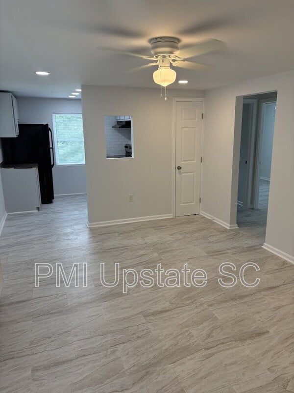 Building Photo - 201 Chandler Dr