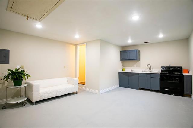 Foto del edificio - 7027 Alpha Rd