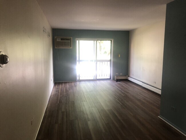 Foto del edificio - 8238 Woodland Dr