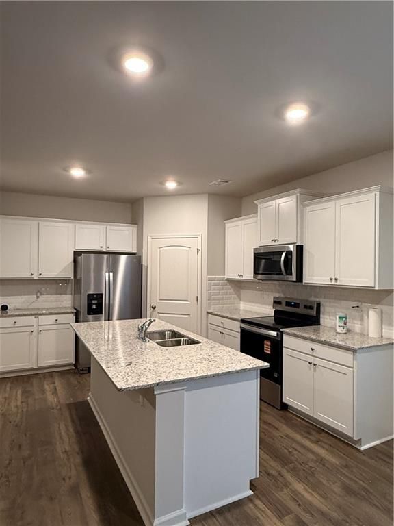 Building Photo - 30 Rustin Rdg