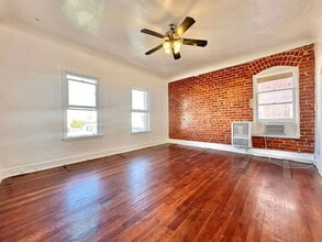 Building Photo - 1172 N New Hampshire Ave