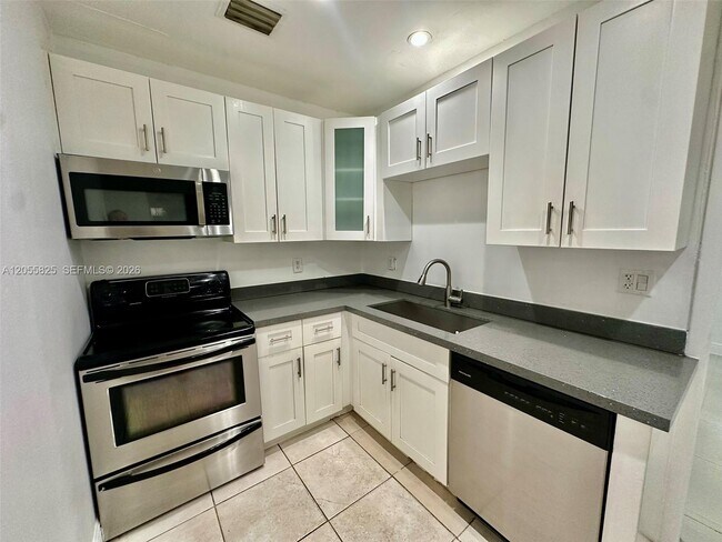 Foto del edificio - 1050 NW 127th St