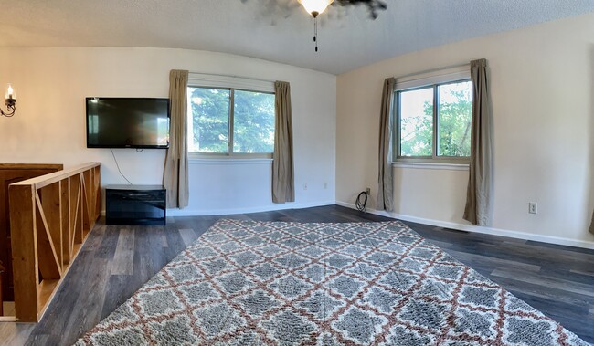 Building Photo - 423 New Bedford Dr