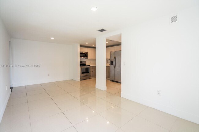 Foto del edificio - 1971 Bay Dr