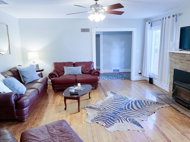 Foto del edificio - 110 N Harding St