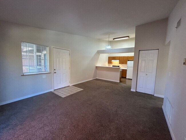 Foto del edificio - Comfortable 2BR Near Campus