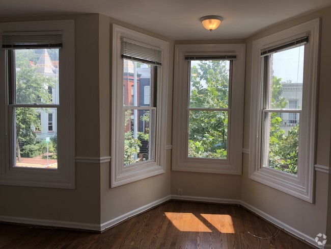 Eastern Market Apartments under $3,000 - Washington, DC - 3 Rentals ...