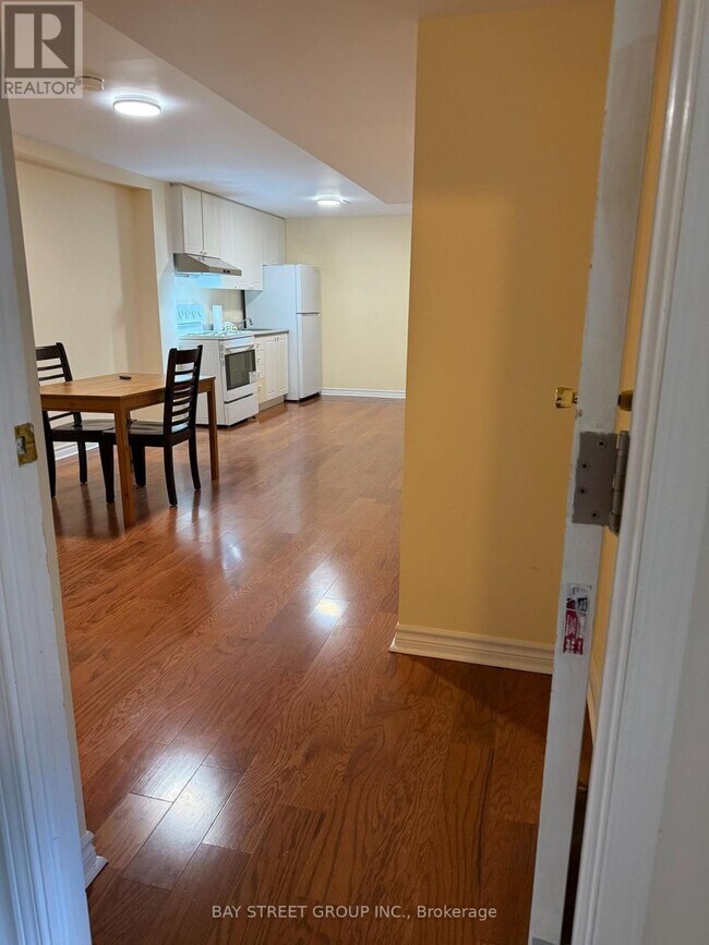 Photo du bâtiment - 59 Hunt Ave