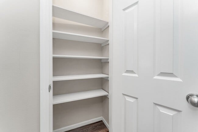 Building Photo - Hickory Village 55 Plus, LLC - 3700 E Cherry St Springfield, MO 65809