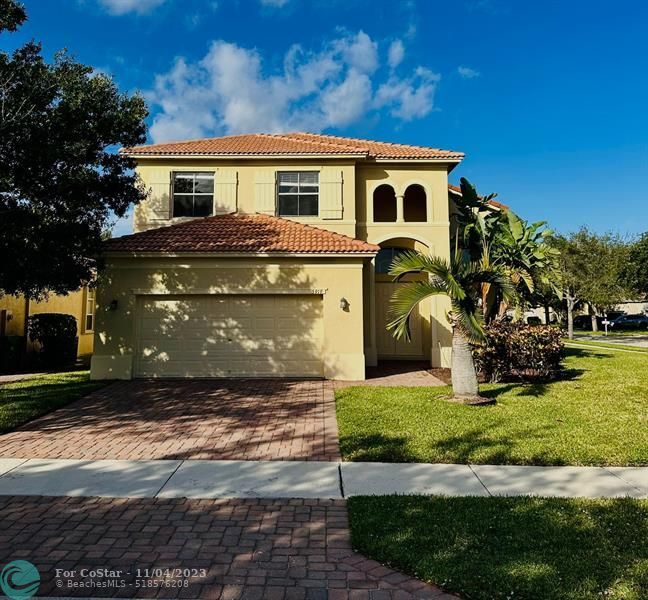 Foto principal - 5919 Walnut Park Ln
