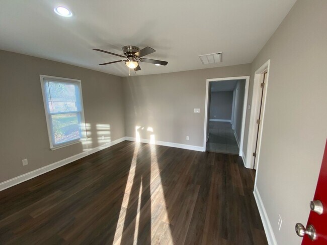 Foto del edificio - Completely remodeled (Dec 2021) 2 bed 2 ba...