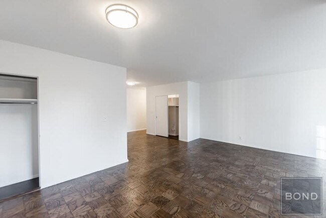 Foto del edificio - 401 E 88th St
