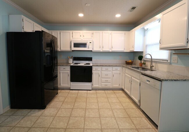 Foto del edificio - 899 Woodland Trace Dr