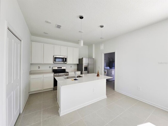 Building Photo - 5828 Meditation Dr