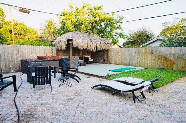 Foto del edificio - 3700 SW 16th St