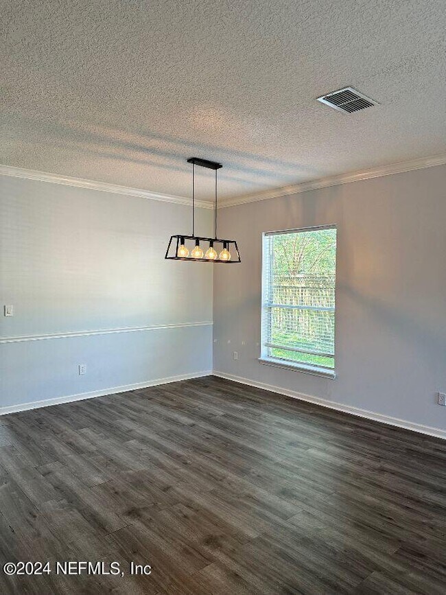 Building Photo - 140 Corral Cir