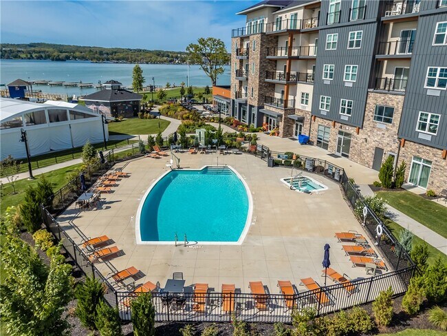 Foto del edificio - 205 Lakeshore Dr