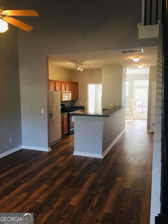 Building Photo - 10 Georgian Cir