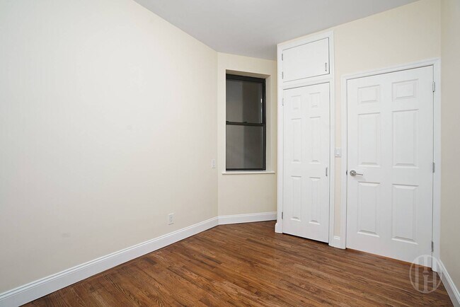 Foto del edificio - 504 E 118th St