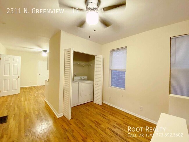 Building Photo - DePaul Neighborhood 4 Bed / 2 Bath W/D IN-...
