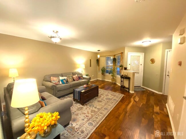 Foto del edificio - 228 Hawthorne Rd