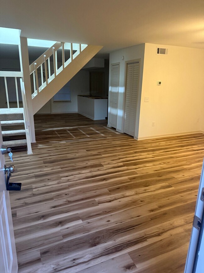 Foto del edificio - 5769 Dewsbury Ln
