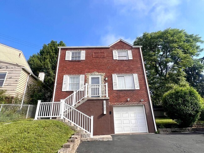 Foto del edificio - Brentwood - Stunning 3 Bedroom 2 Bathroom ...