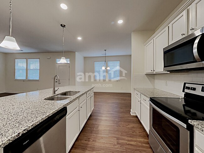 Foto del edificio - 5075 Trailwater Dr