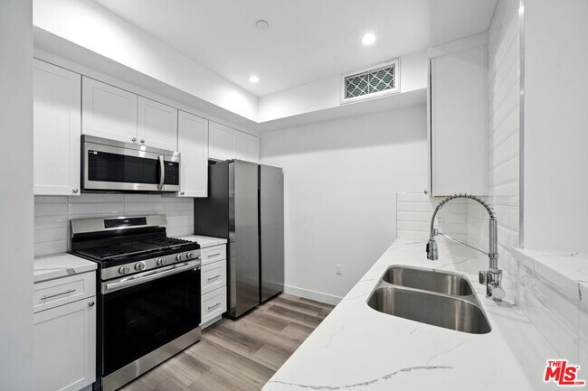 Foto del edificio - 627 N Dillon St