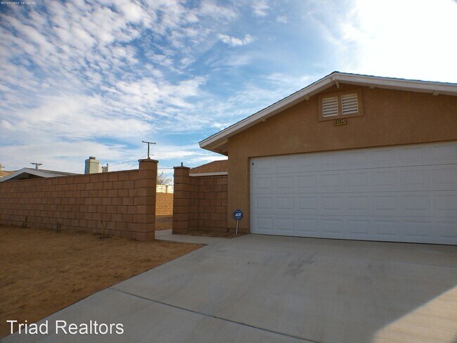 Building Photo - 3 br, 2 bath House - 61651 Sunburst Dr