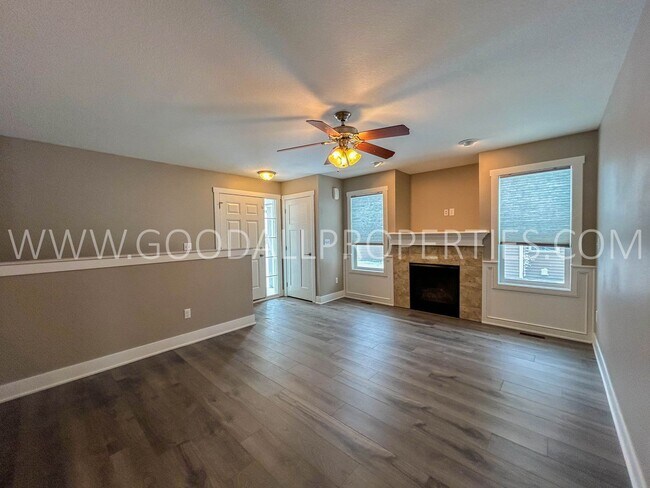 Foto del edificio - Move in today and pay no rent until Januar...