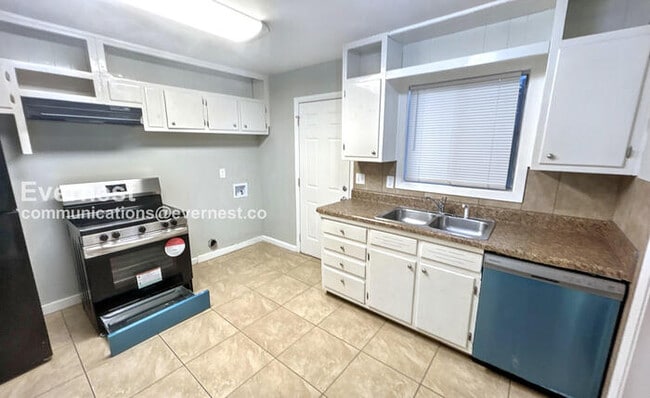 Building Photo - 244 E Haven Dr