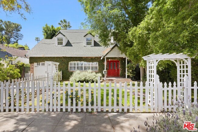 Foto del edificio - 4309 Gentry Ave