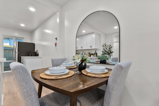 Foto del edificio - 4442 Clairemont Dr