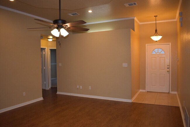 Building Photo - 4602 Mildred Ave