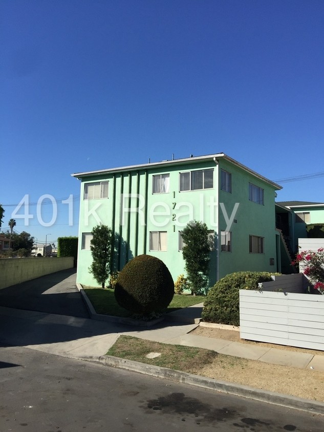 Primary Photo - 1721 S Ridgeley Dr