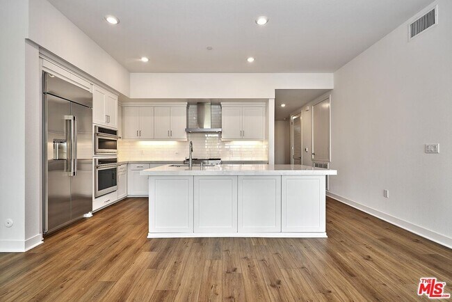 Building Photo - 4307 Rivington