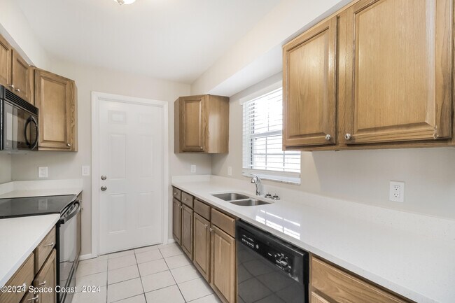 Building Photo - 6290 Arbor Ave