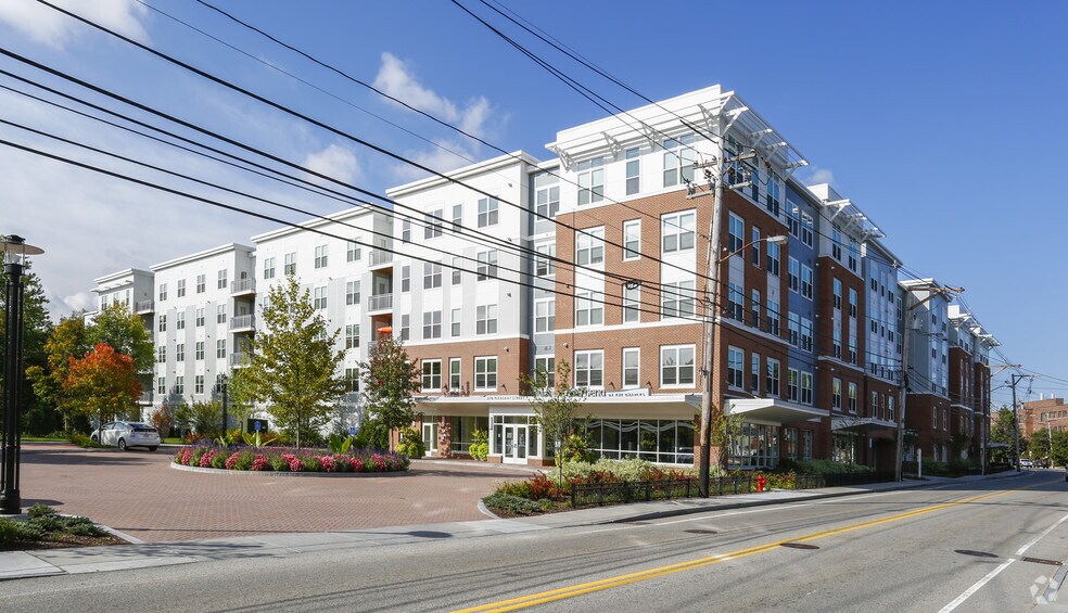 Riverbend on the Charles Rentals Watertown, MA