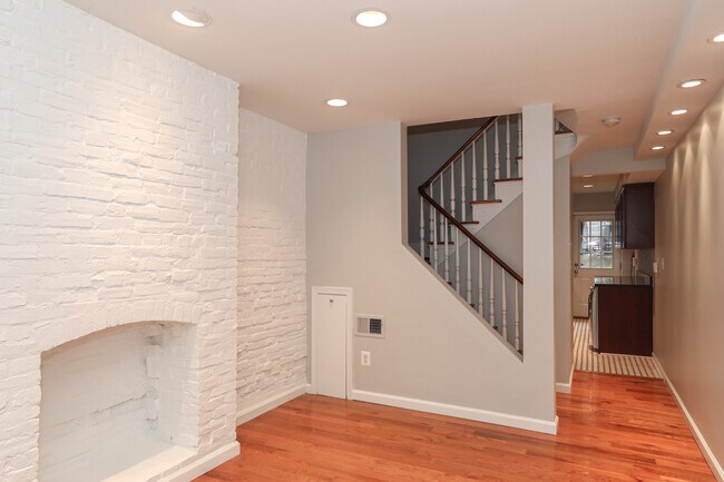 Foto del edificio - 1336-1313 13th St NW