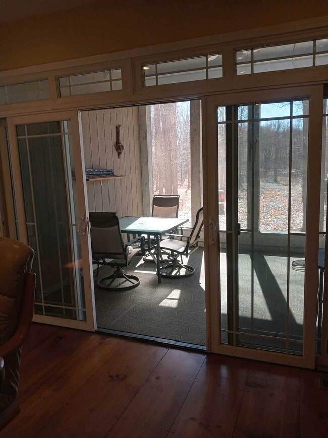 Building Photo - 2454 E Herbison Rd