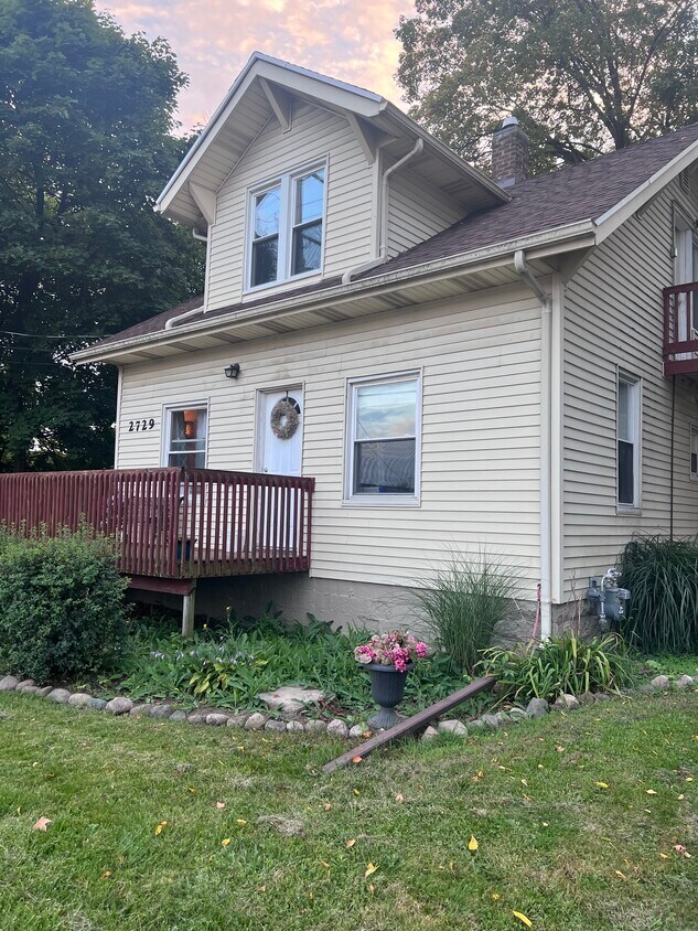 2729 N Martin Luther King Jr Blvd Unit 2nd Floor, Lansing, MI 48906