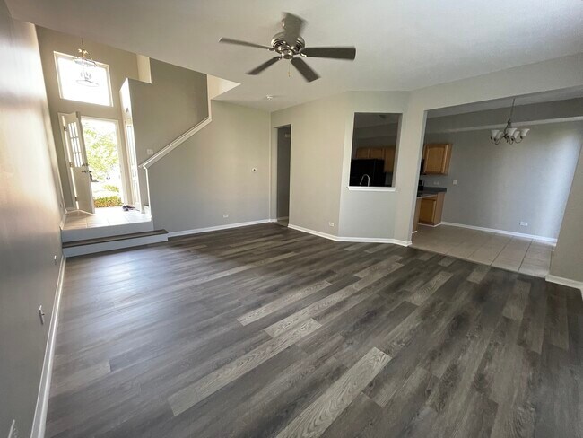 Building Photo - 1112 Bromley Ct
