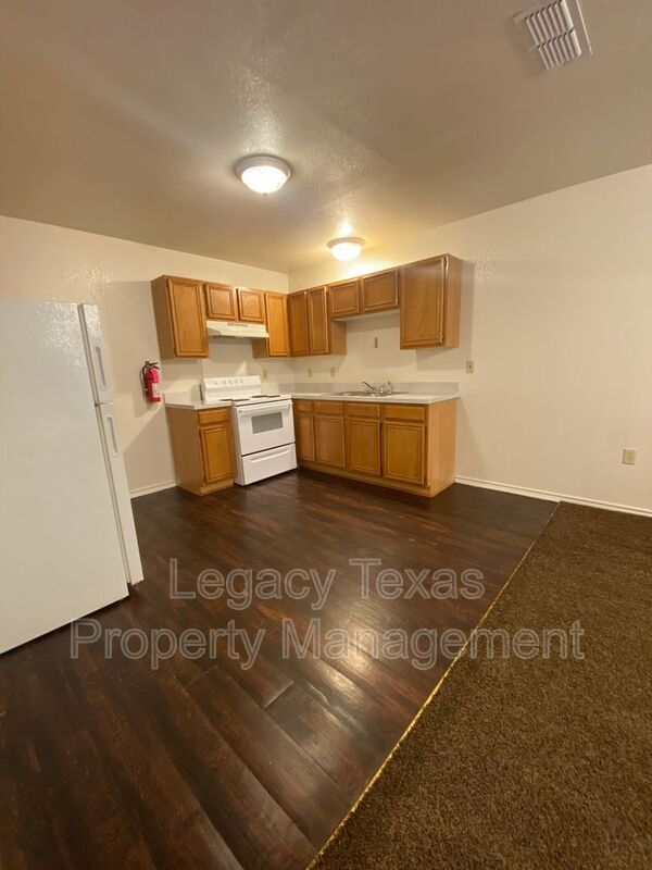 Foto del edificio - 1112 Williams Ave