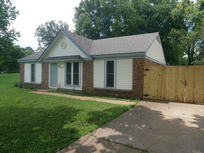 Building Photo - 3635 Pembrook Dr