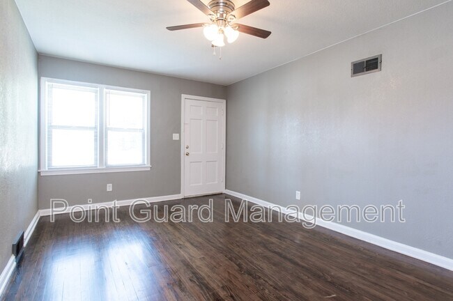 Foto del edificio - 4710-4740 E. Mt. Vernon - 4740