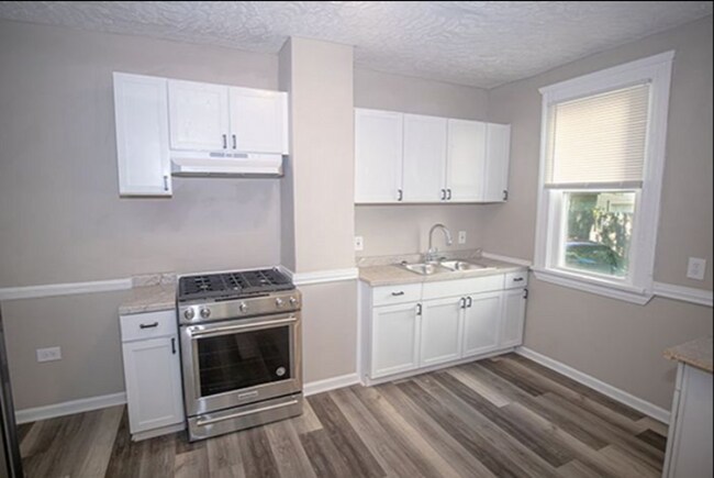 Foto del edificio - East Side 4-5 Bedroom Single-Family Newly ...